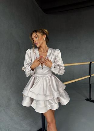 Элегантное атласное короткое платье с декольте бежевое, вечернее платье мини из атласа на фотосессию, вечеринку, праздник с пышной юбкой, олимп