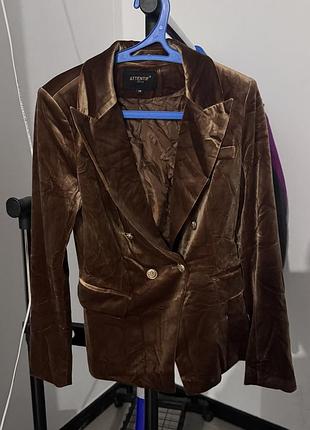 Жакет оксамитовий карамельного кольру