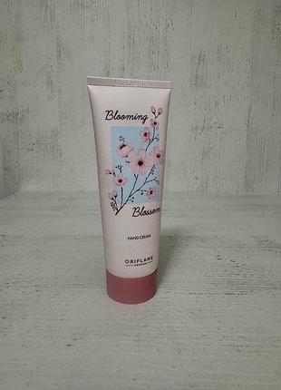 Крем для рук blooming blossom код 45859