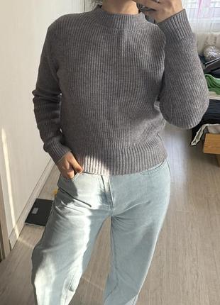 Сірий жіночий светр