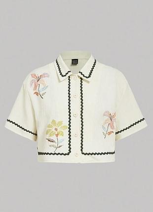 Коротка блуза з вишивкою • білий кроп-топ • вишита сорочка s/m