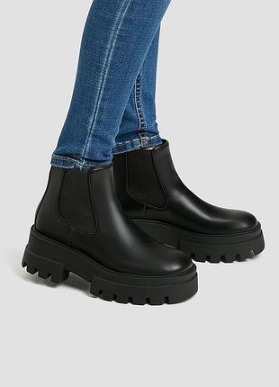 Черевики челсі на масивній підошві