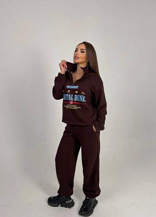 Жіночий брючний прогулянковий костюм