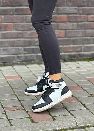 Черно-белые зимние кроссовки stilli