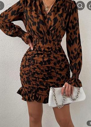 Продам плаття мега гарне для жінок  розмір л