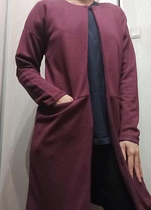 Длинный кардиган с карманами цвета марсала