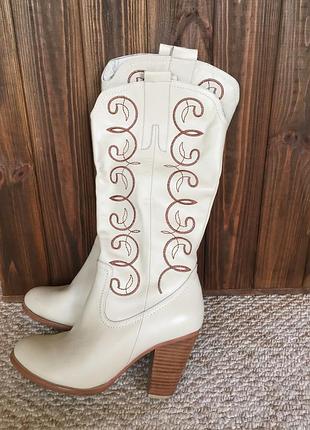 Очень красивые и удобные демисезонные сапоги