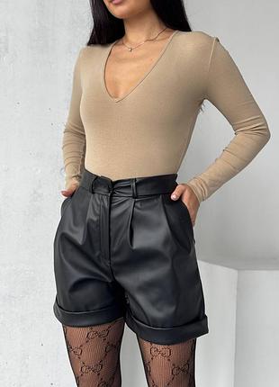 Стильні шорти з екошкіри чорні/темний шоколад, ідеальна посадка та бомбезна якість 💥 розміри 42-44, 46-48, 50-52 • мод 198