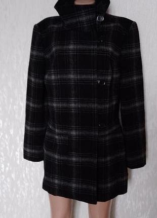 Фірмове пальто в ідеальному стані. buffalo