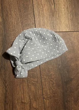 Хустинка ззаді з зав’язками