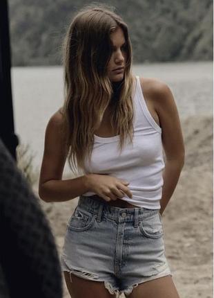 Джинсові шорти міні вкорочені рваний низ zara 36 нова поточна колекція
