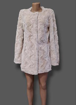 Стильное пальто-жакет из искусственного меха