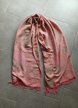 Качественный шарф красивого цвета