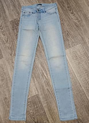 Джинсы женские