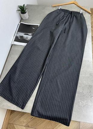 Штани в смужку