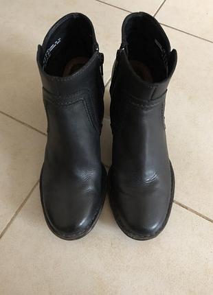 Фірмові шкіряні ботиночки жіночі