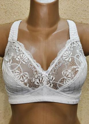 Красивый бюстгальтер мягкий без косточек uk42c/d eur95c/d