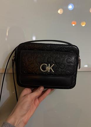 Сумка чорна через плече calvin klein оригінал