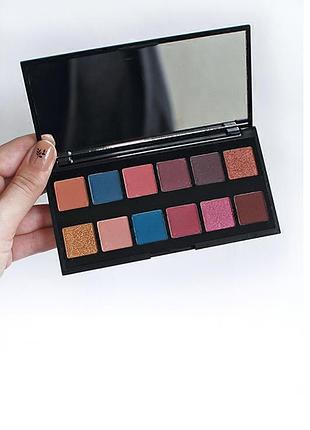 Очень красивая палетка теней sleek high flyer