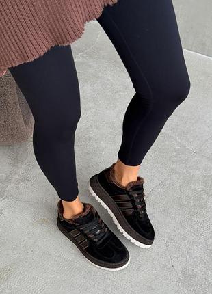 Женские зимние кроссовки