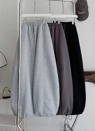 Штани оверсайз на затяжках