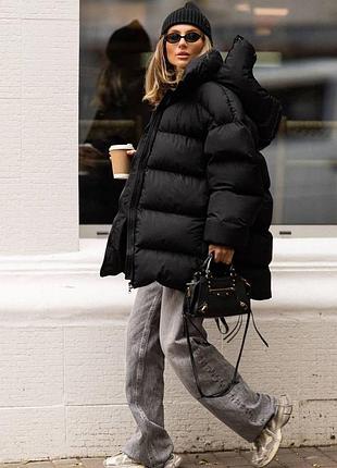 Чорна дута куртка подовжена куртка зимня дута куртка пуффер об’ємна курка пуховик balenciaga