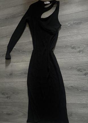 Вʼязана сукня на один рукав