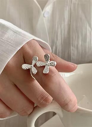 Кольцо массивное цветы серебро 925