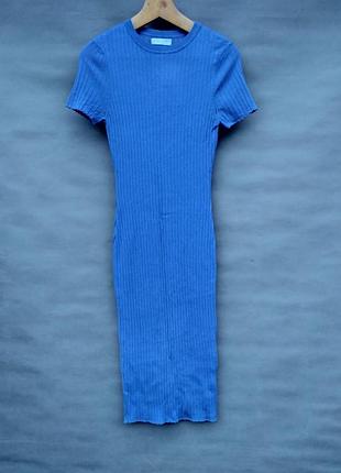 Облегающее платье футболка в рубчик размер м вискозная длина манси по фигуре с коротким рукавом нова