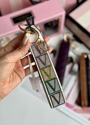 Брелок з камінчиками victoria’s secret