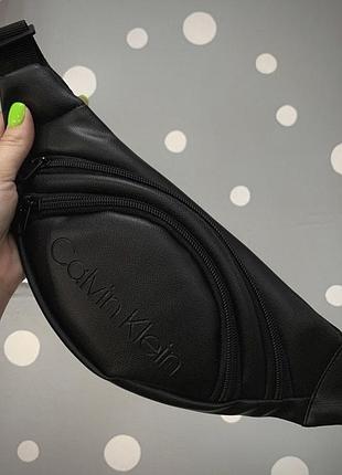 Бананка шкірозамінник чорний calvin klein tsh2