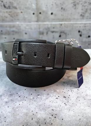 Кожаный мужской ремень tommy hilfiger для джинсов черная пряжка tsh2