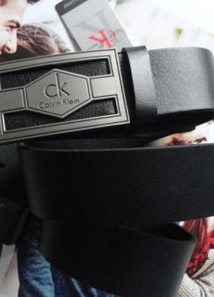 Мужской ремень calvin klein в черной коробке tsh2