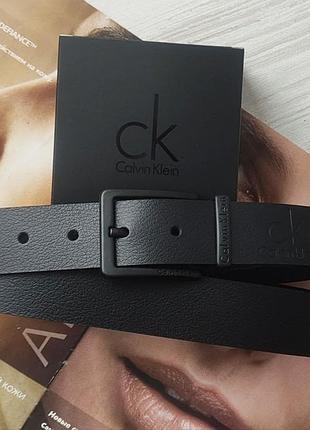 Ремінь чоловічий шкіряний з чорною пряжкою calvin klein чорний tsh2