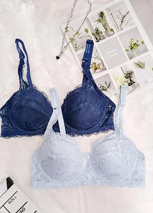 Набір жіночих бюстів бюстгальтер