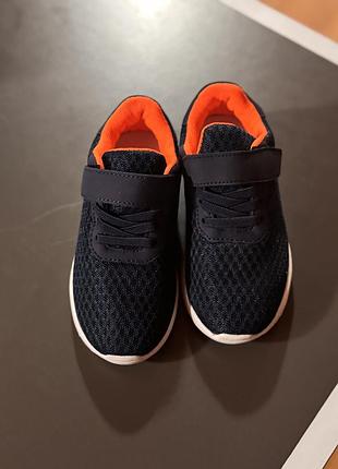Літні кросівки для хлопчика дуже стильні зручні і комфортні