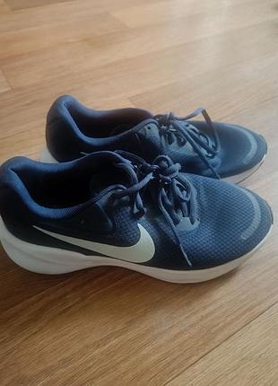 Кросівки nike revolution 6