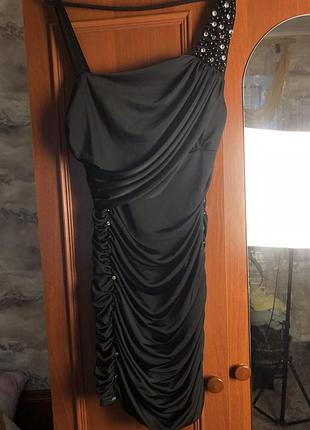 Чорне вечірнє плаття