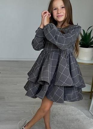 Сукня в клітинку