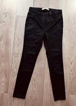 Шикарні жіночі джинси брюки з напиленням під шкіру