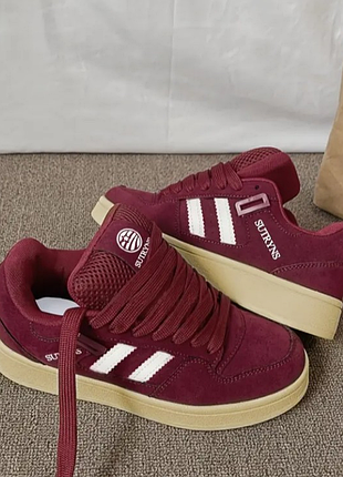 Бордові кросівки жіночі