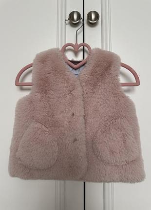 Хутряний жилет на дівчинку zara