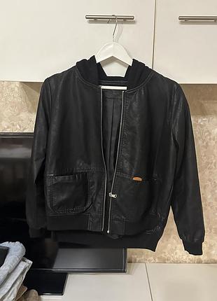 Демисезон бомбер жіночий