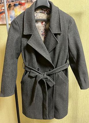 Жіноче осіннє пальто