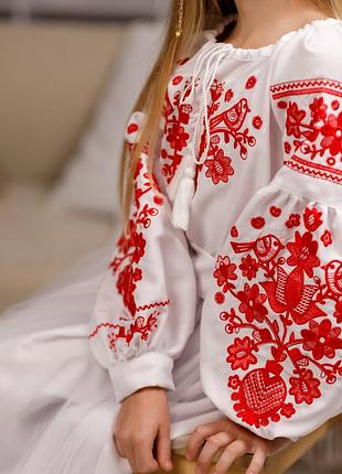 Вышитое платье для девочки