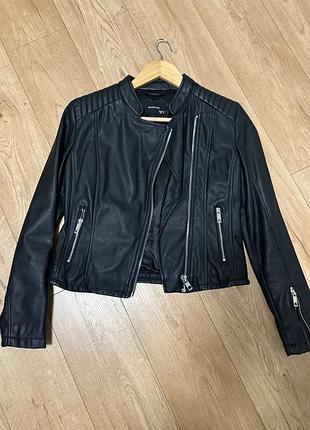 Курточка шкіряна