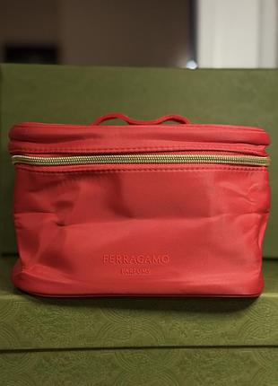 Оригінальна косметичка ferragamo червона