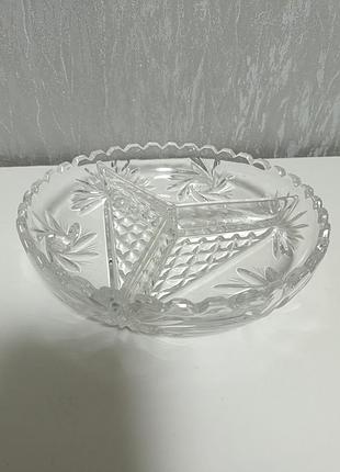 Кришталева мінажниця