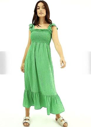 Красивое с воланом по низу платье 👗