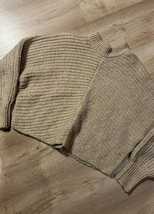 Светр вільного крою